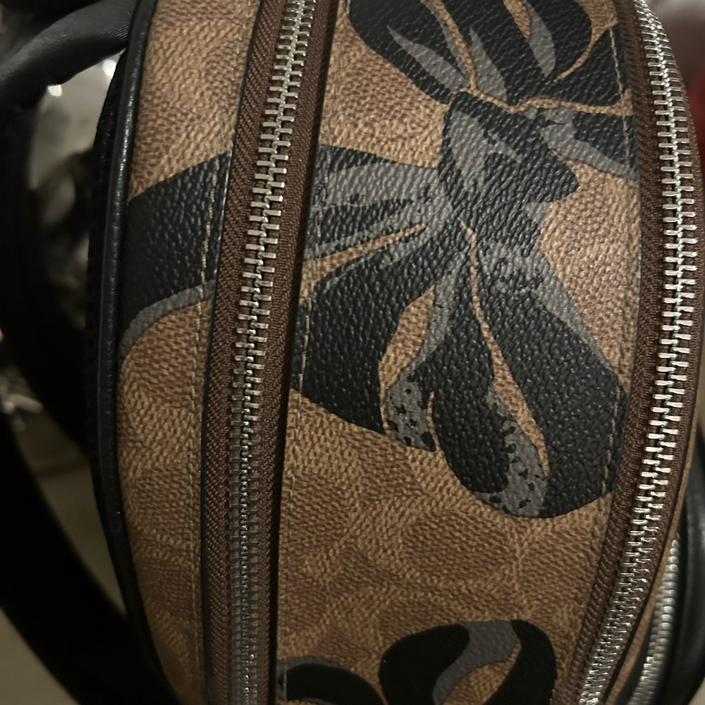 CoachTan Brown and Black Bow Signature Canvas and Leather Backpack Purse EUC - Picture 6 of 6